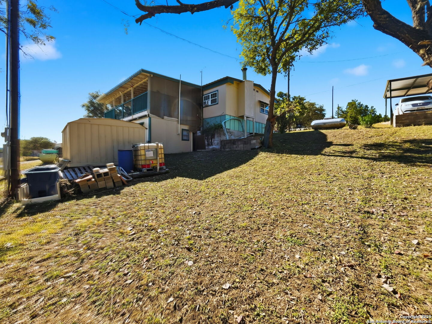 main property photo 23