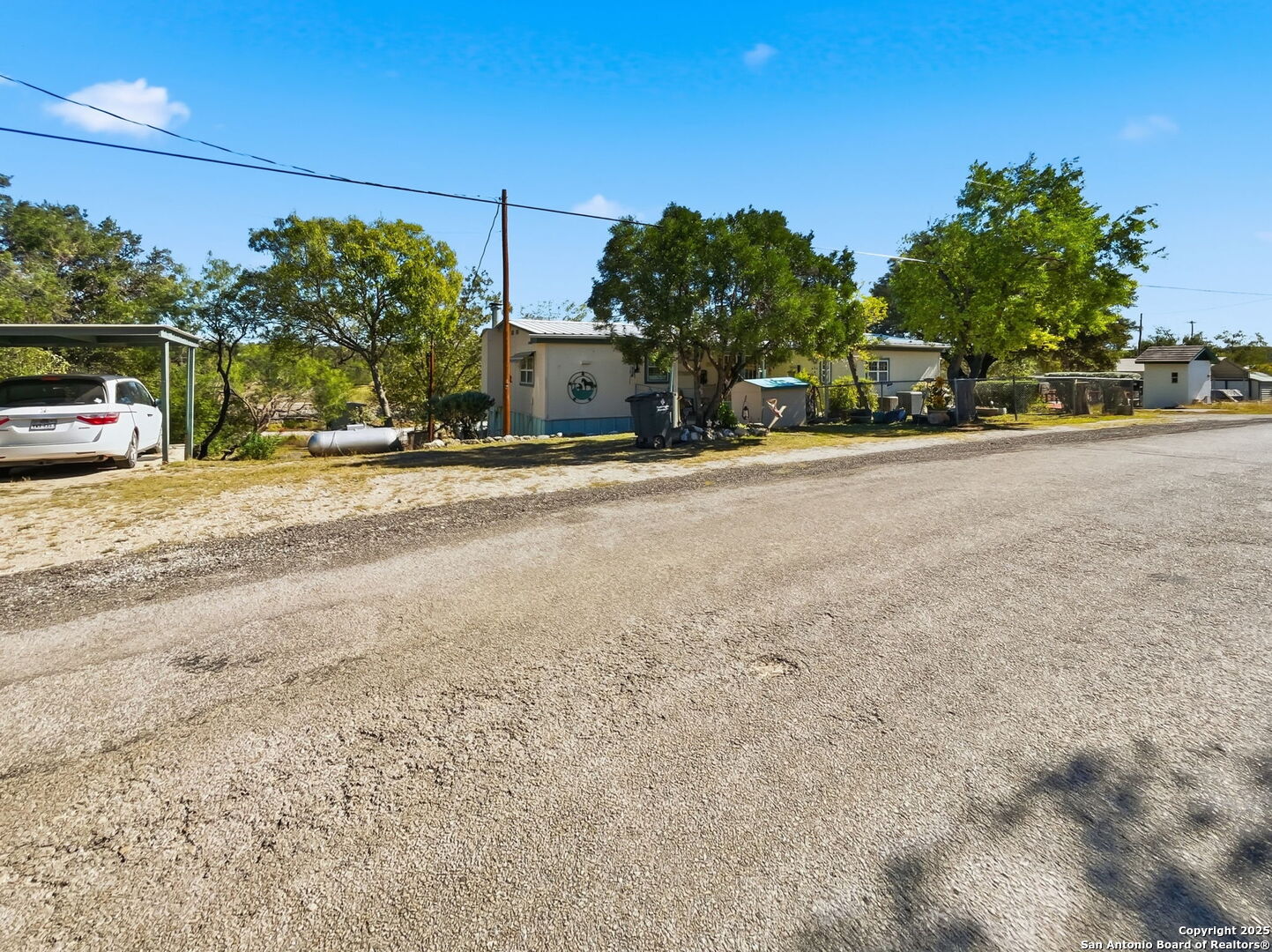 main property photo 3