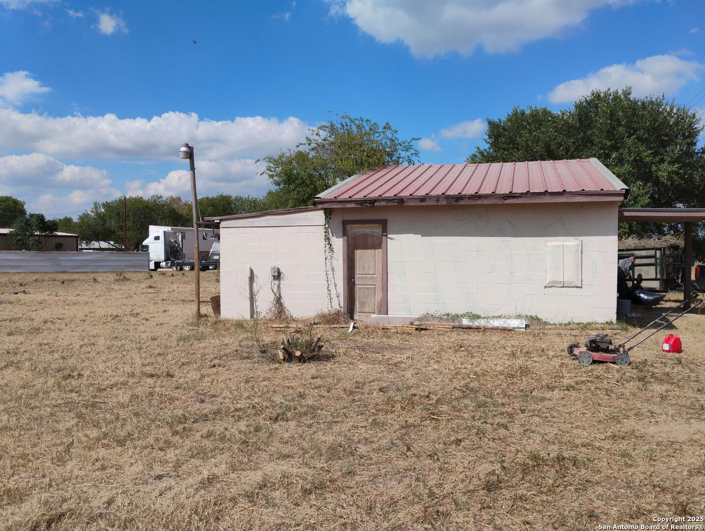 main property photo 7
