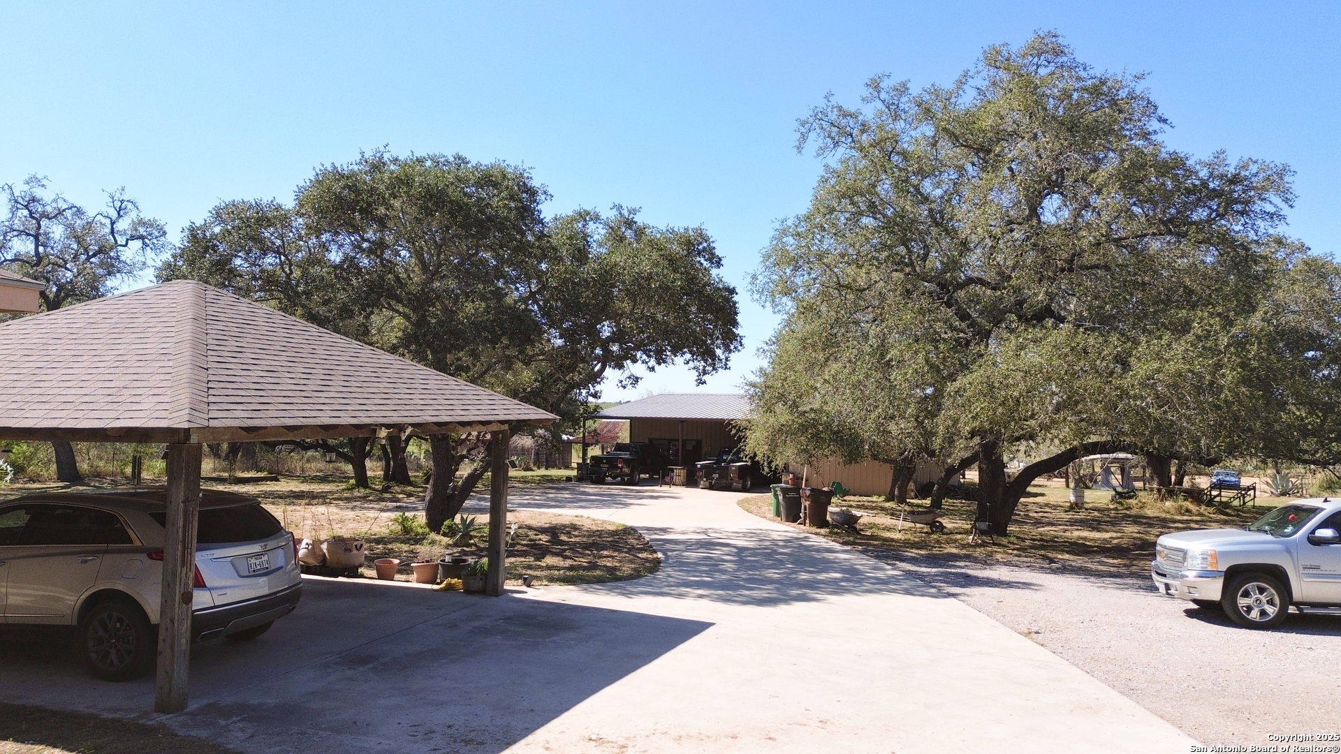 main property photo 19