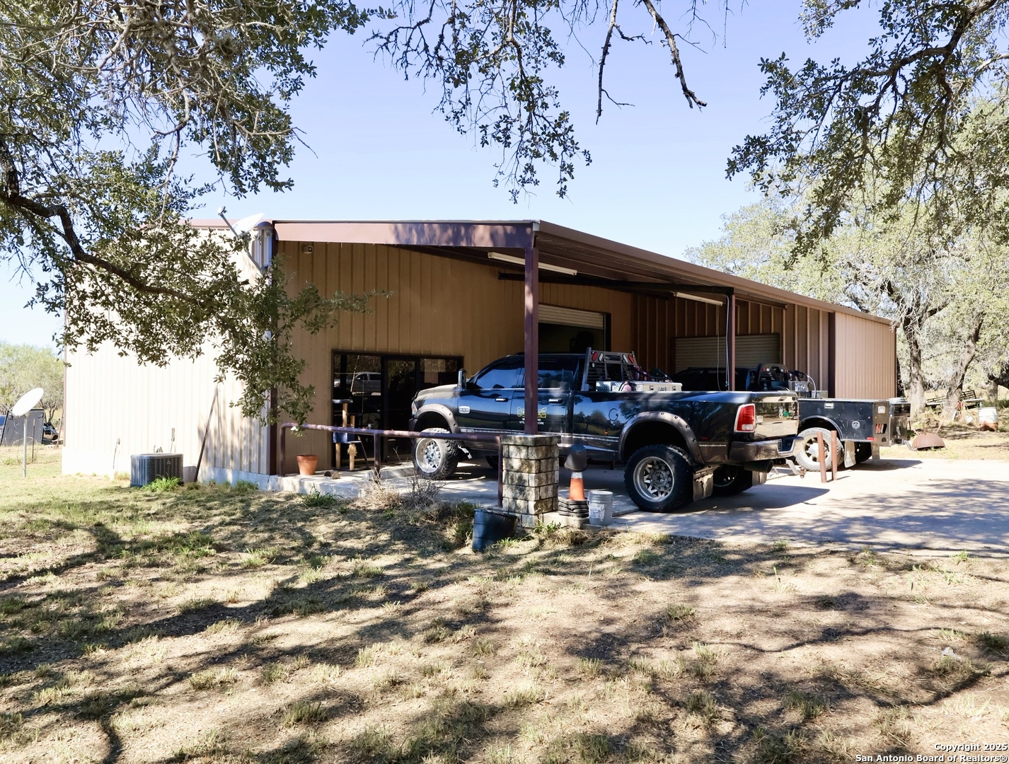 main property photo 4