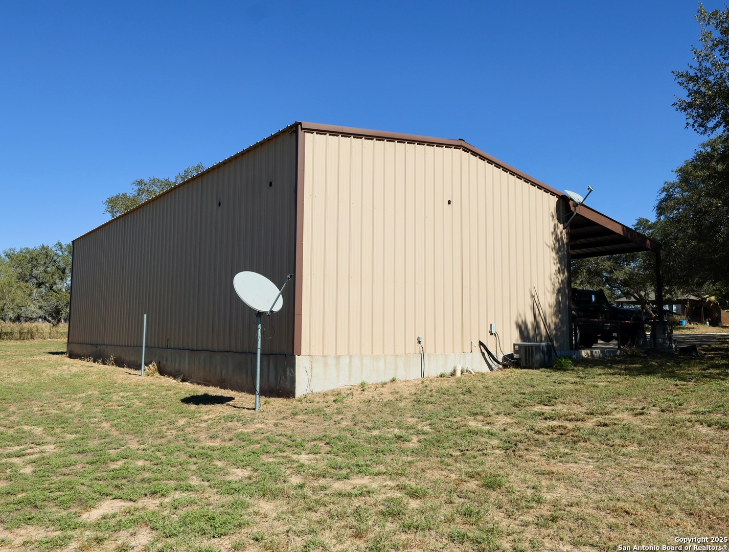 main property photo 5