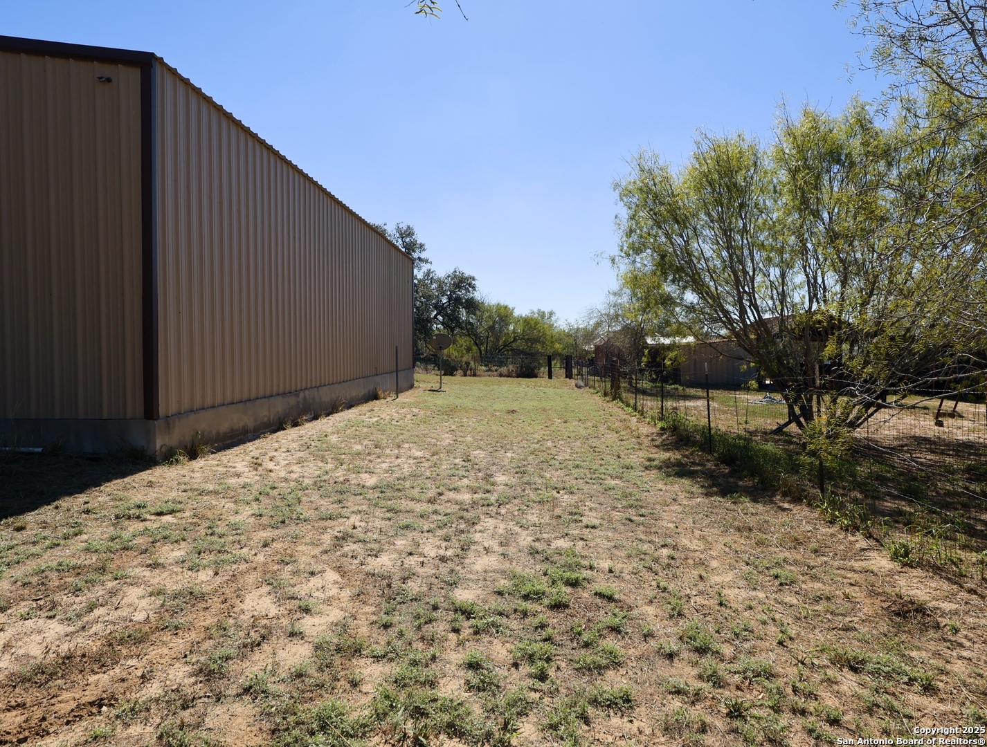 main property photo 6