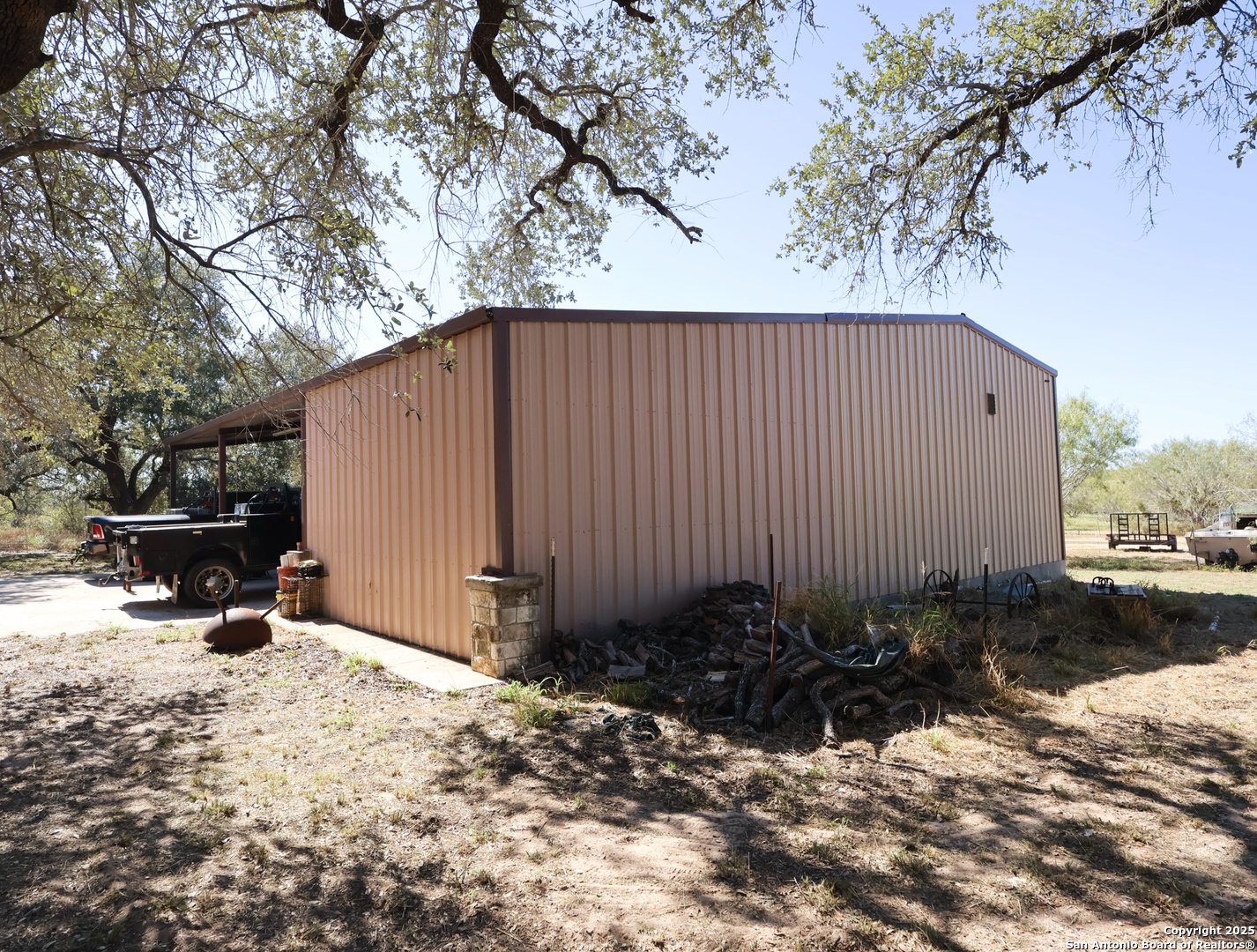 main property photo 7