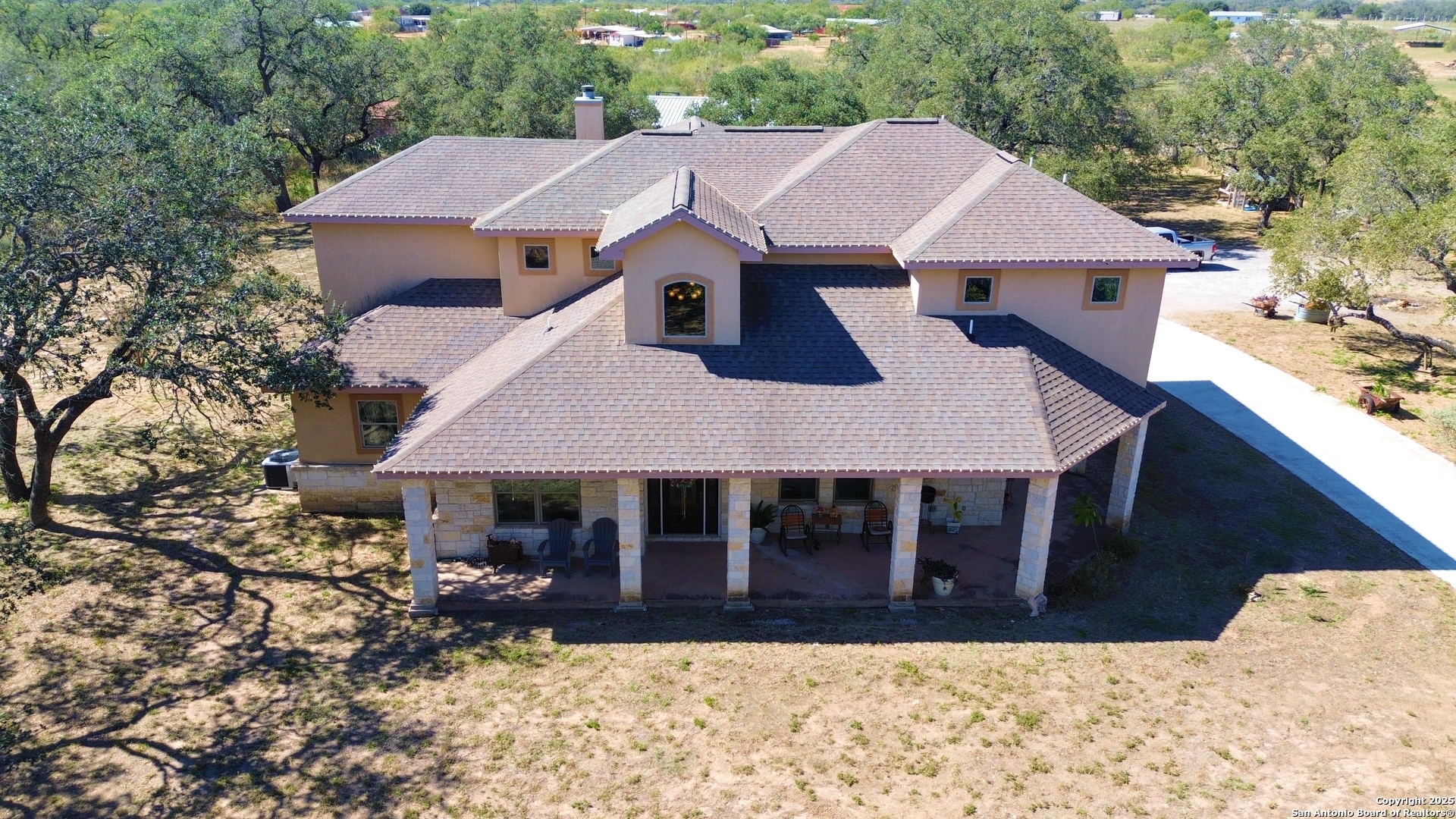 main property photo 9