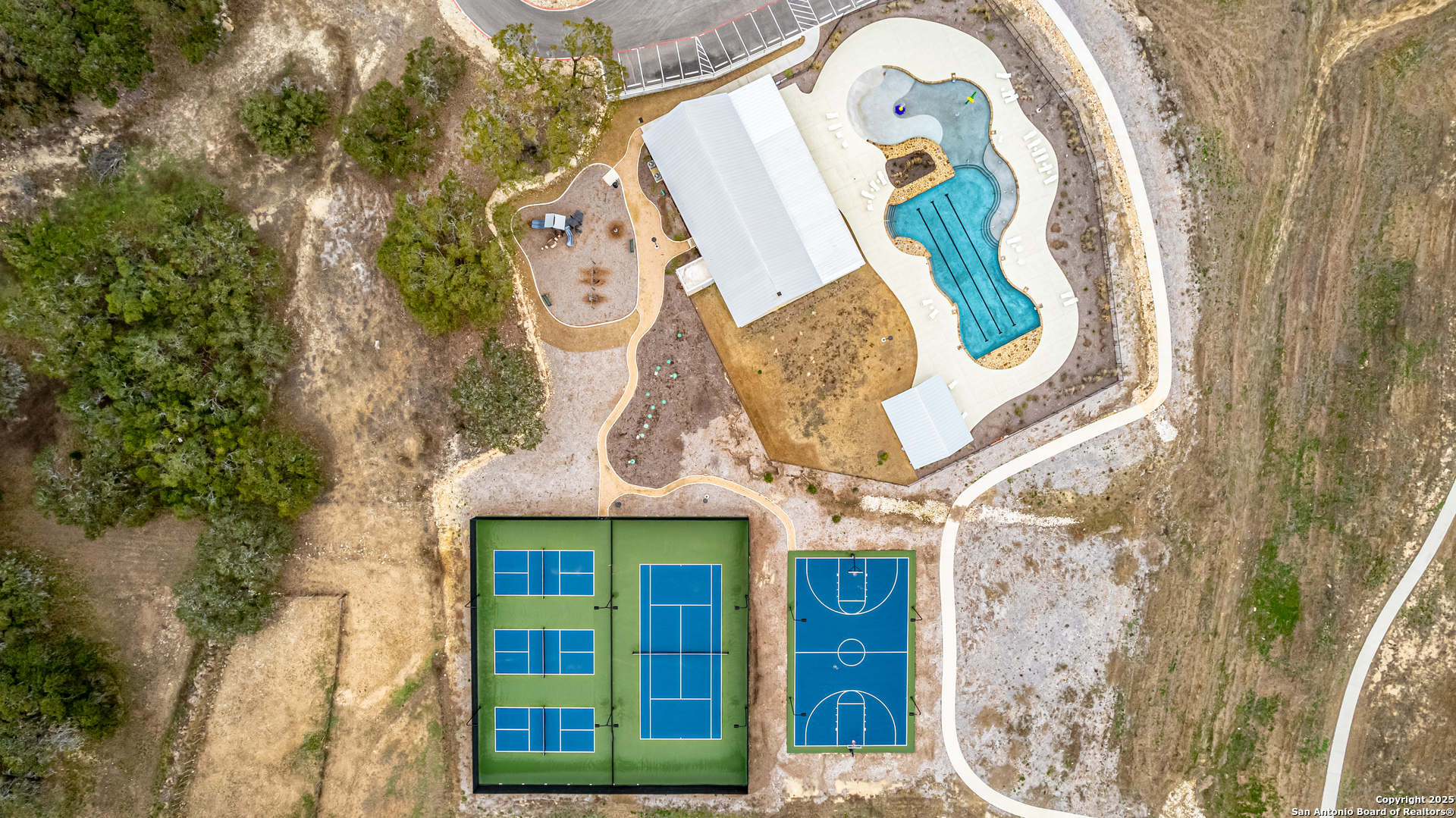 main property photo 19