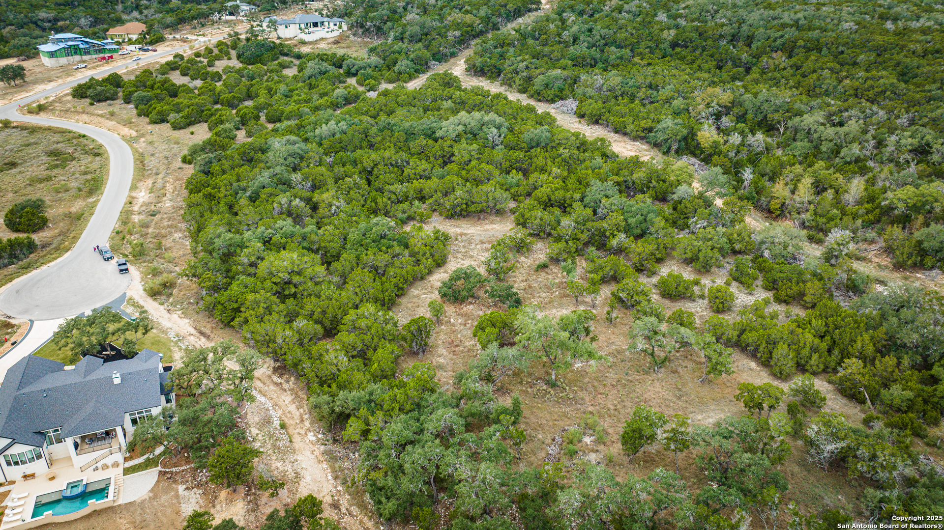 main property photo 10