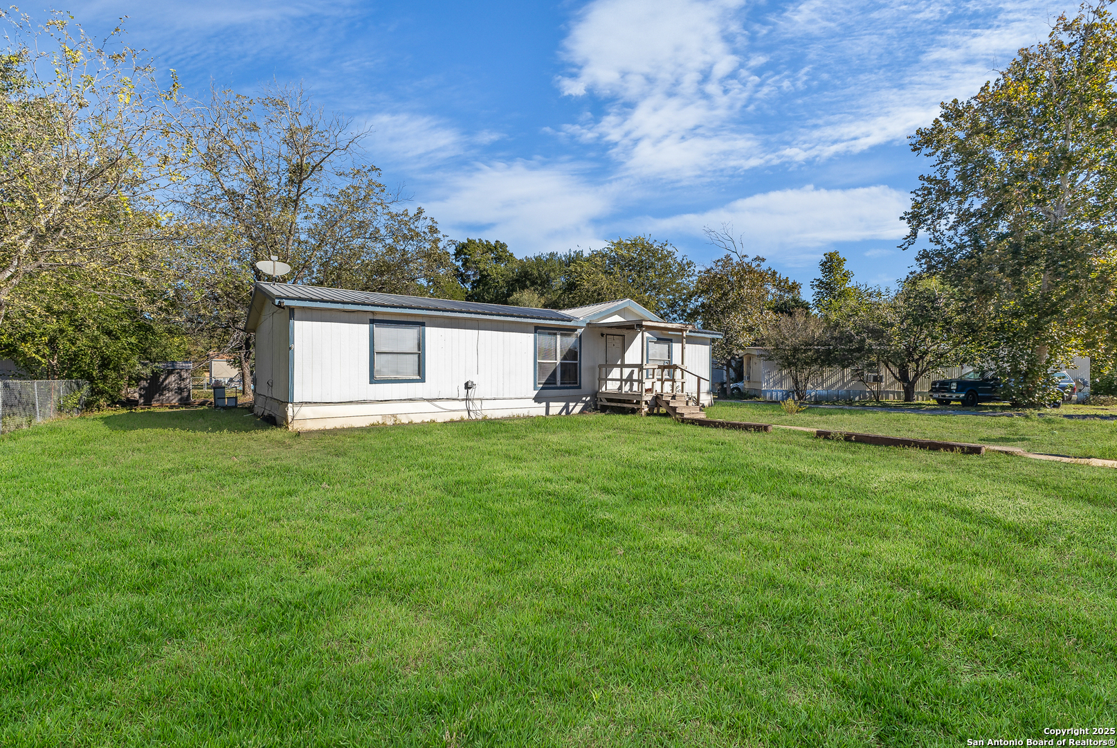 main property photo 2