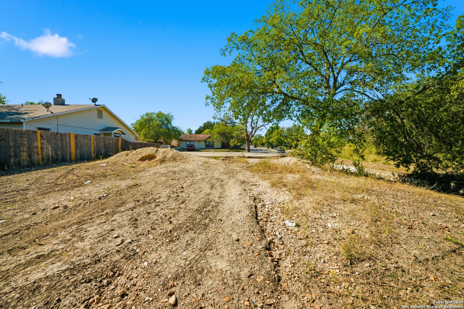 main property photo 10