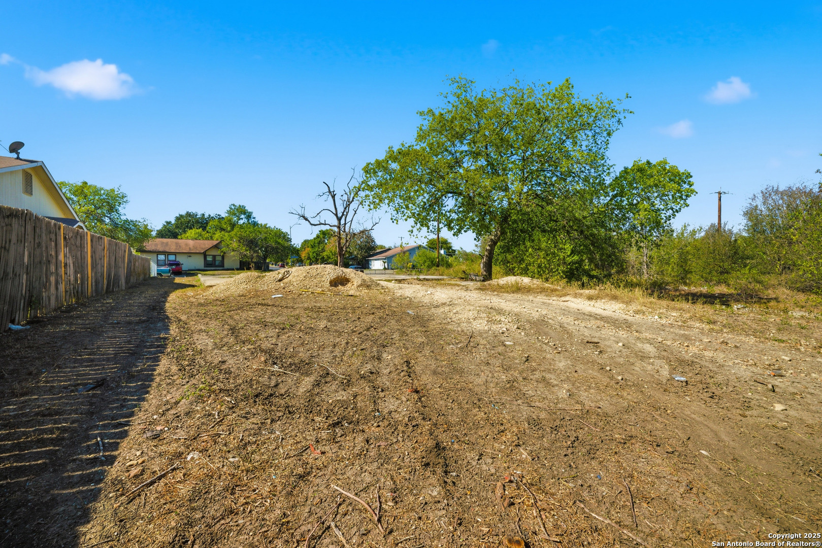 main property photo 14