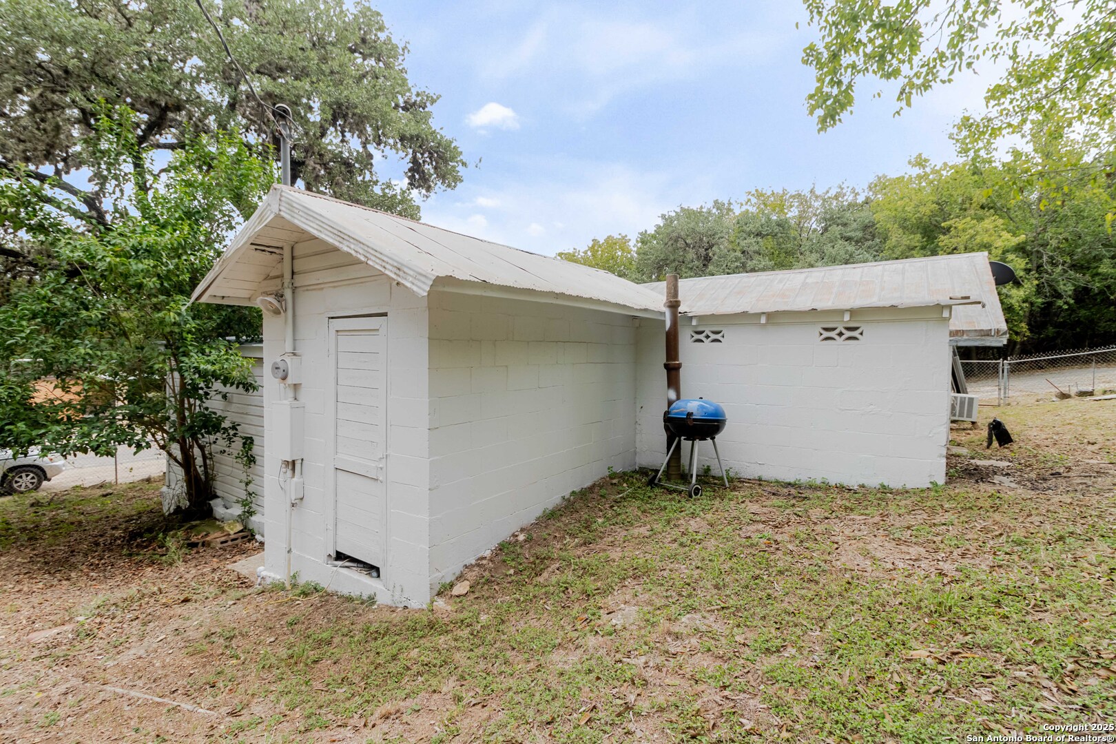 main property photo 32