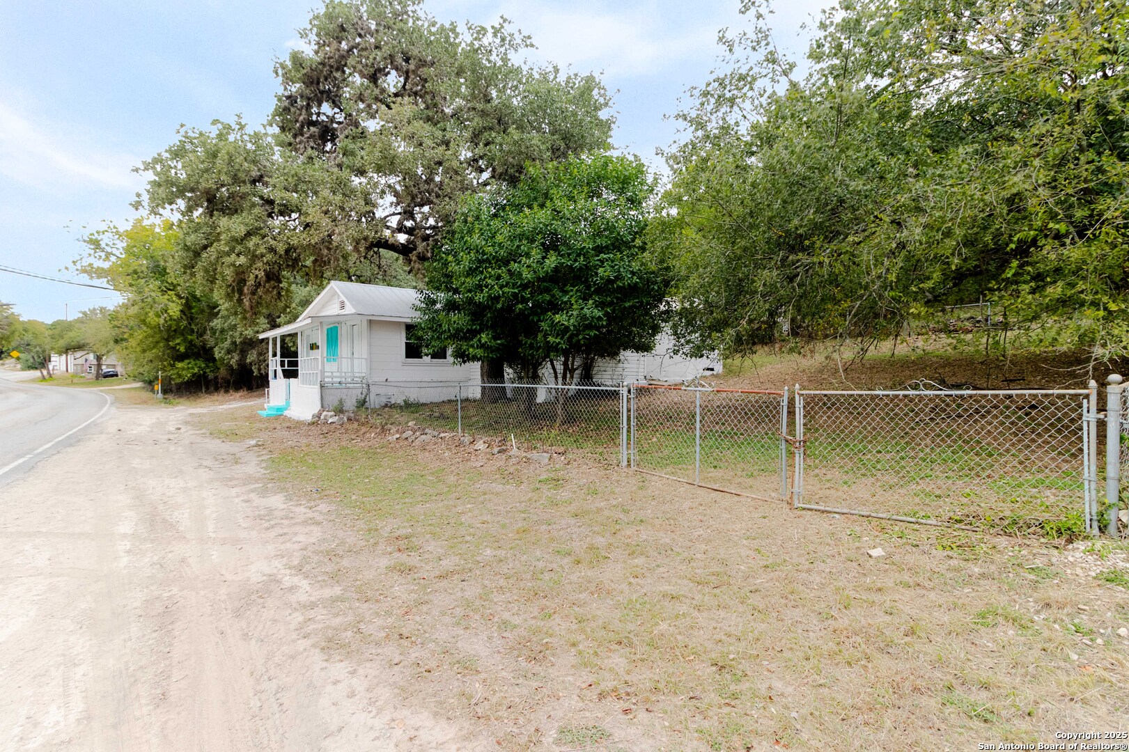 main property photo 6