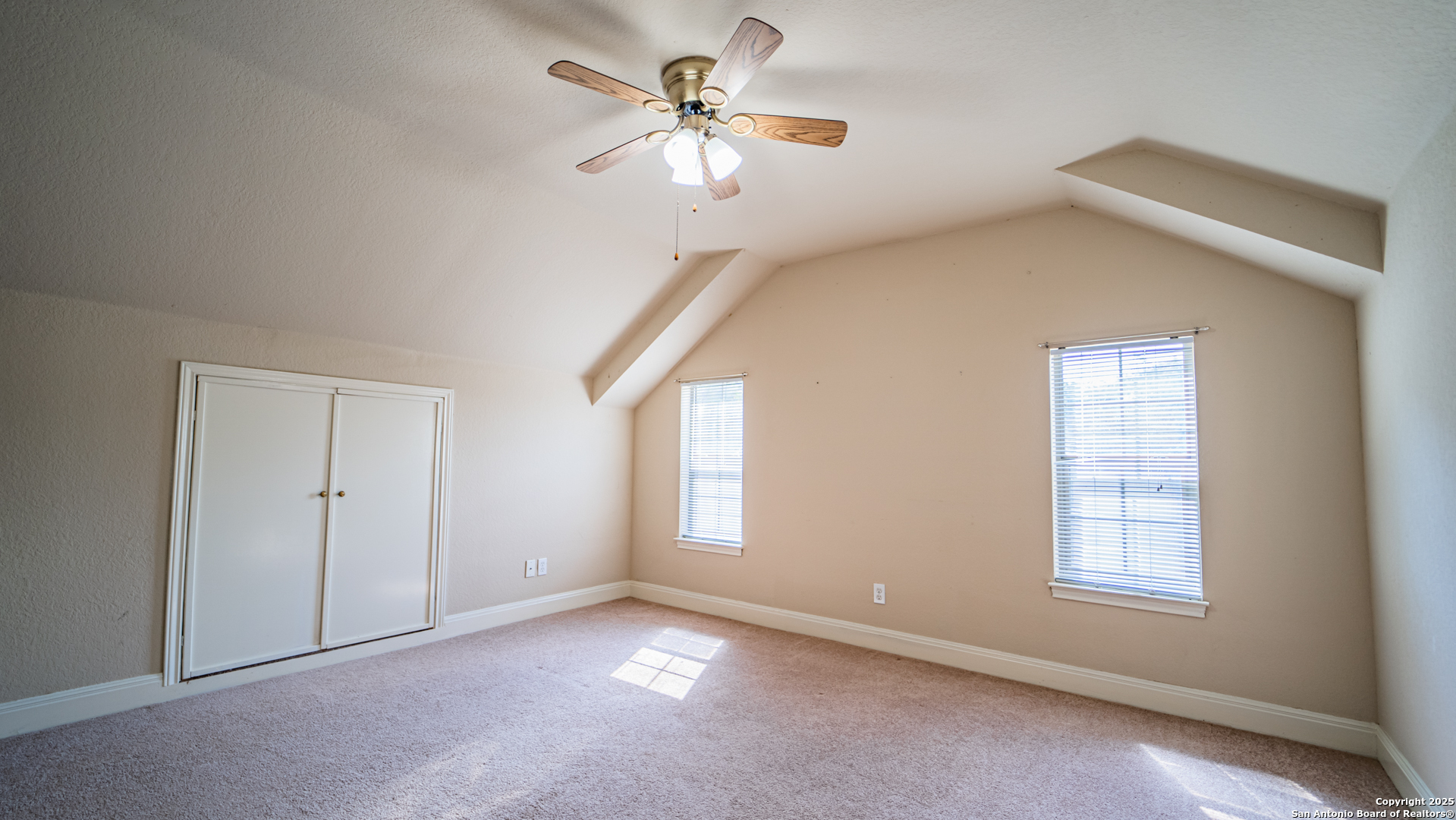 property viewer photo 24