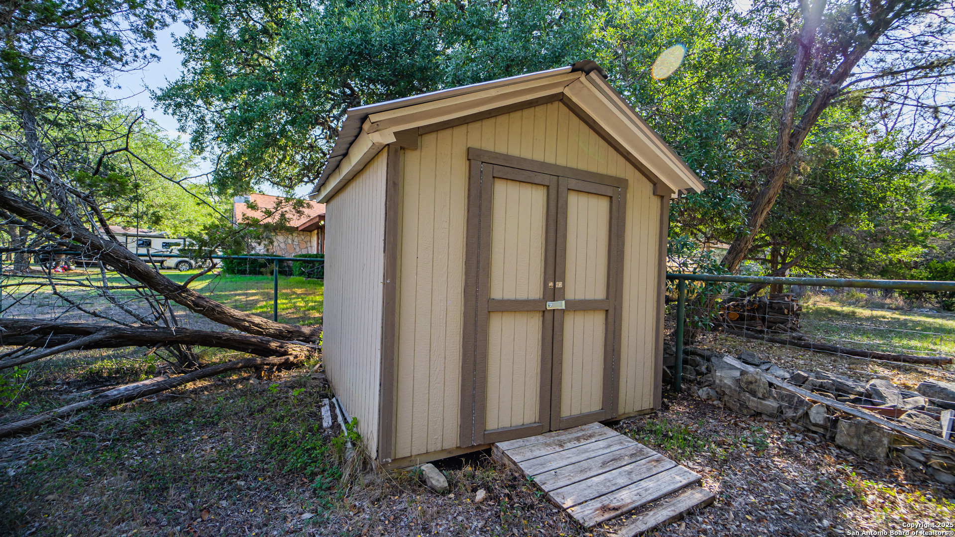 property viewer photo 30