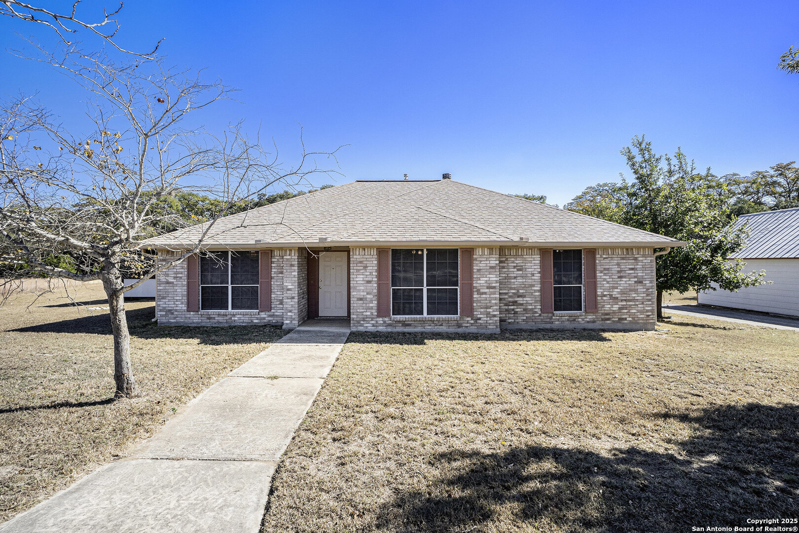 main property photo 3