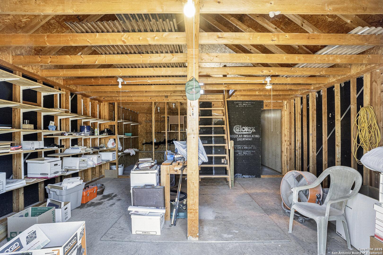 main property photo 30