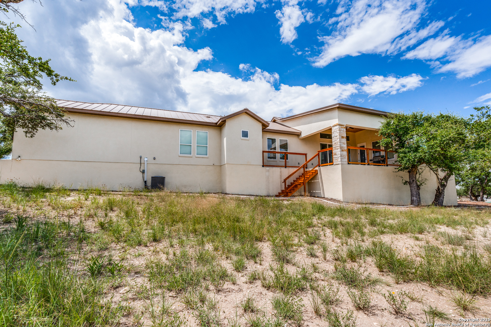 main property photo 34
