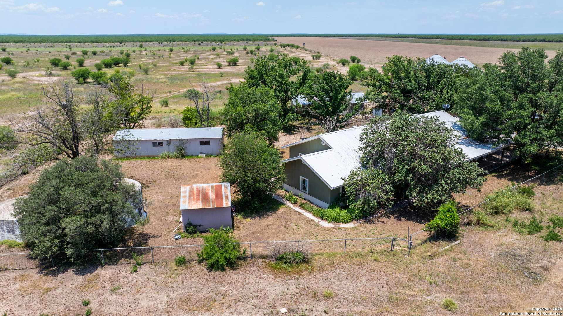 main property photo 20