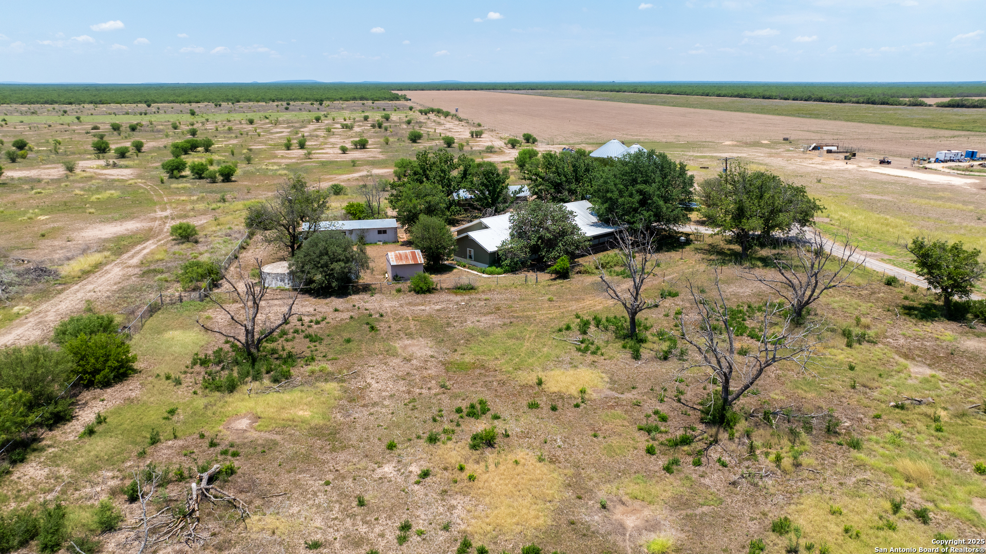 main property photo 23