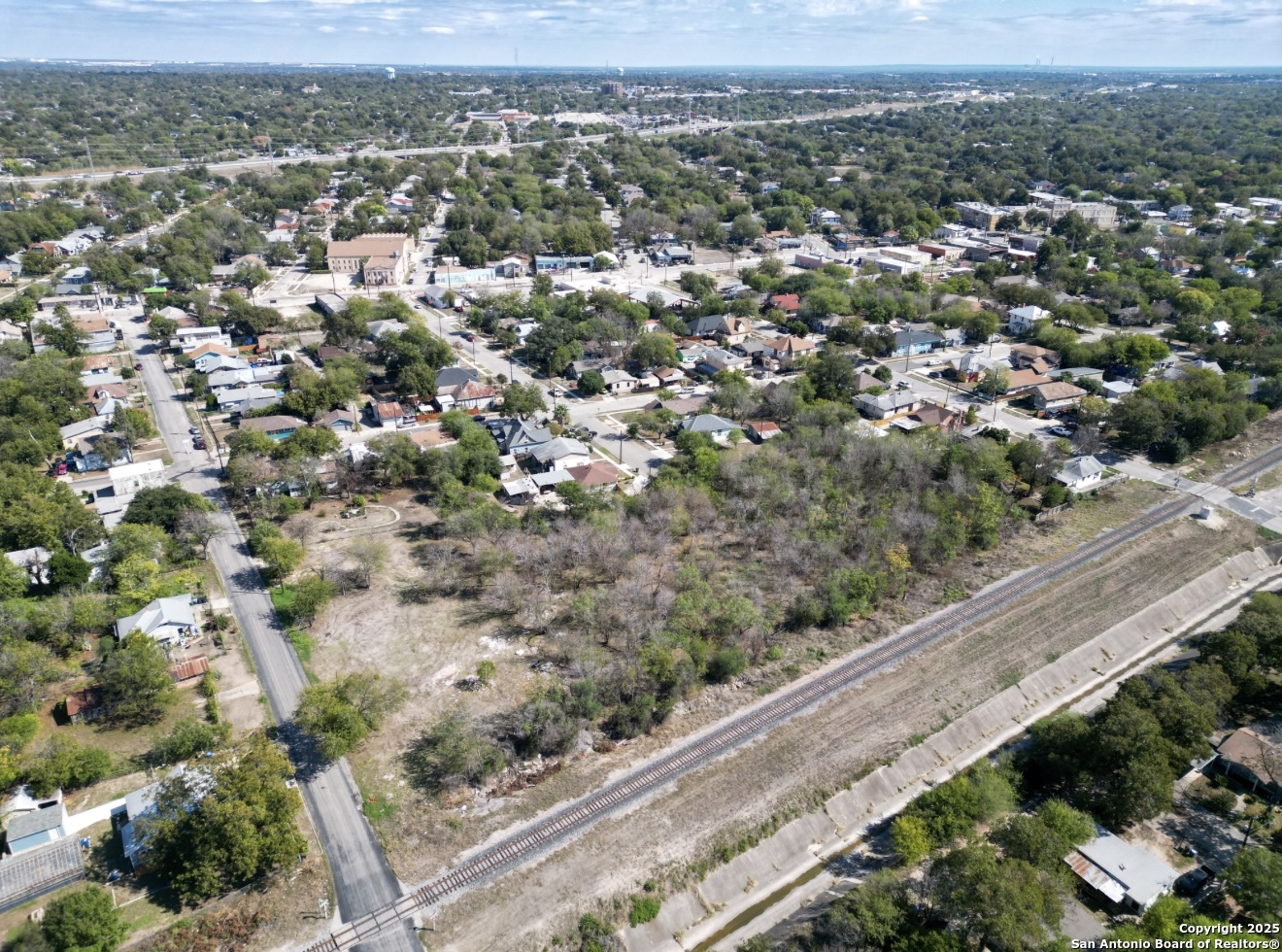 main property photo 10