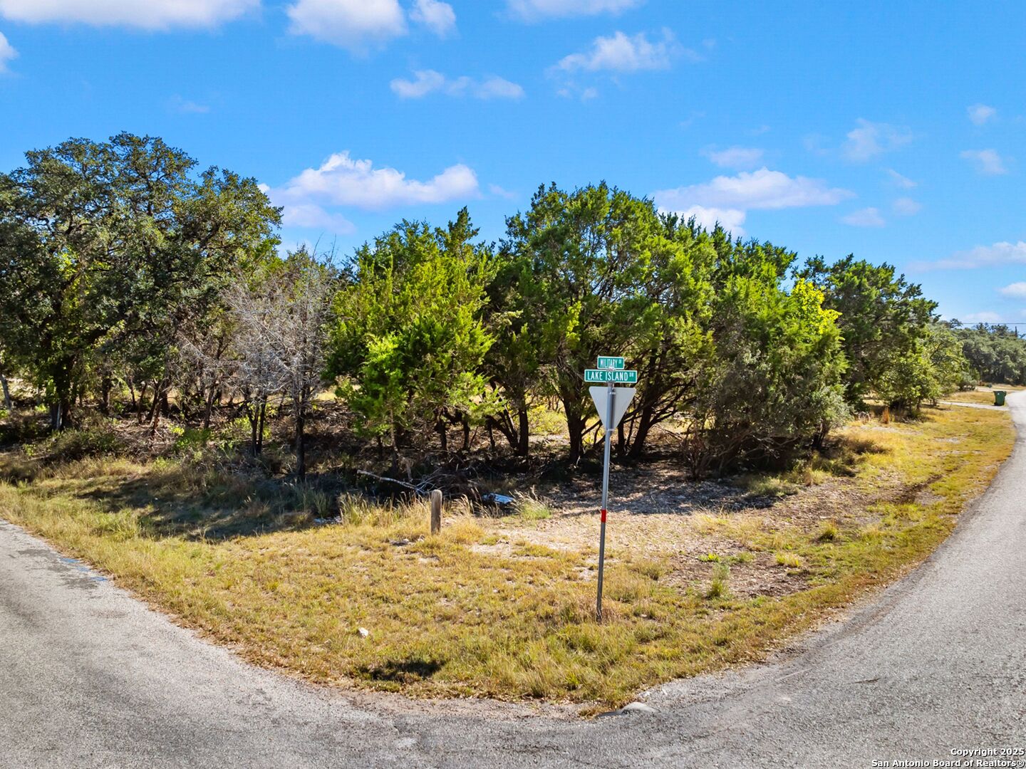 main property photo 13