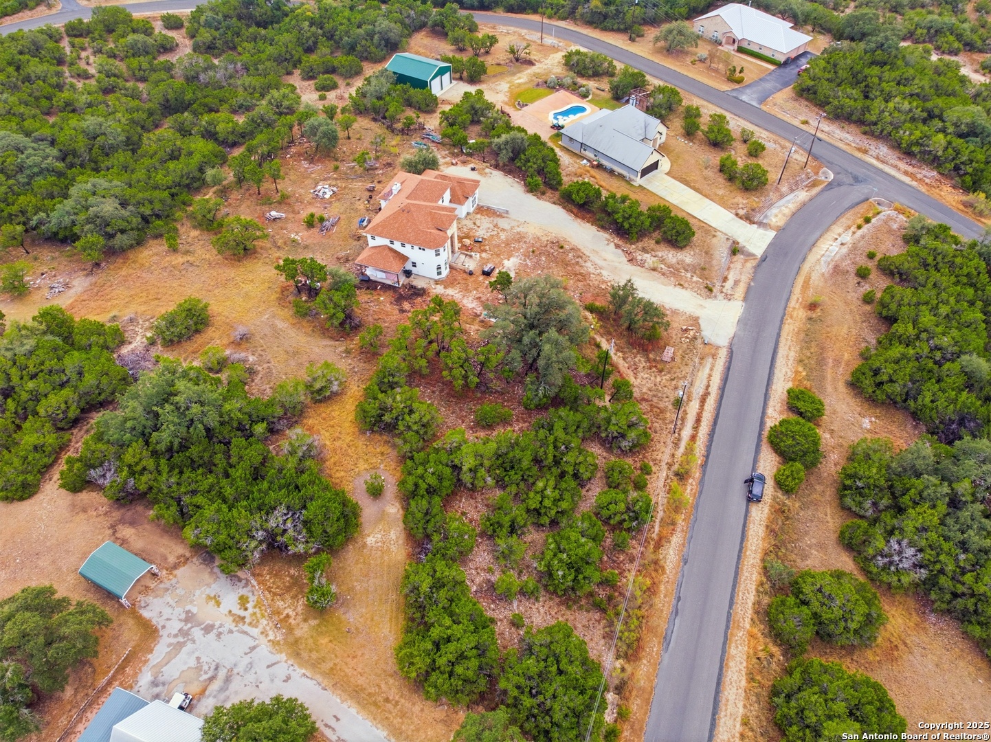 main property photo 4