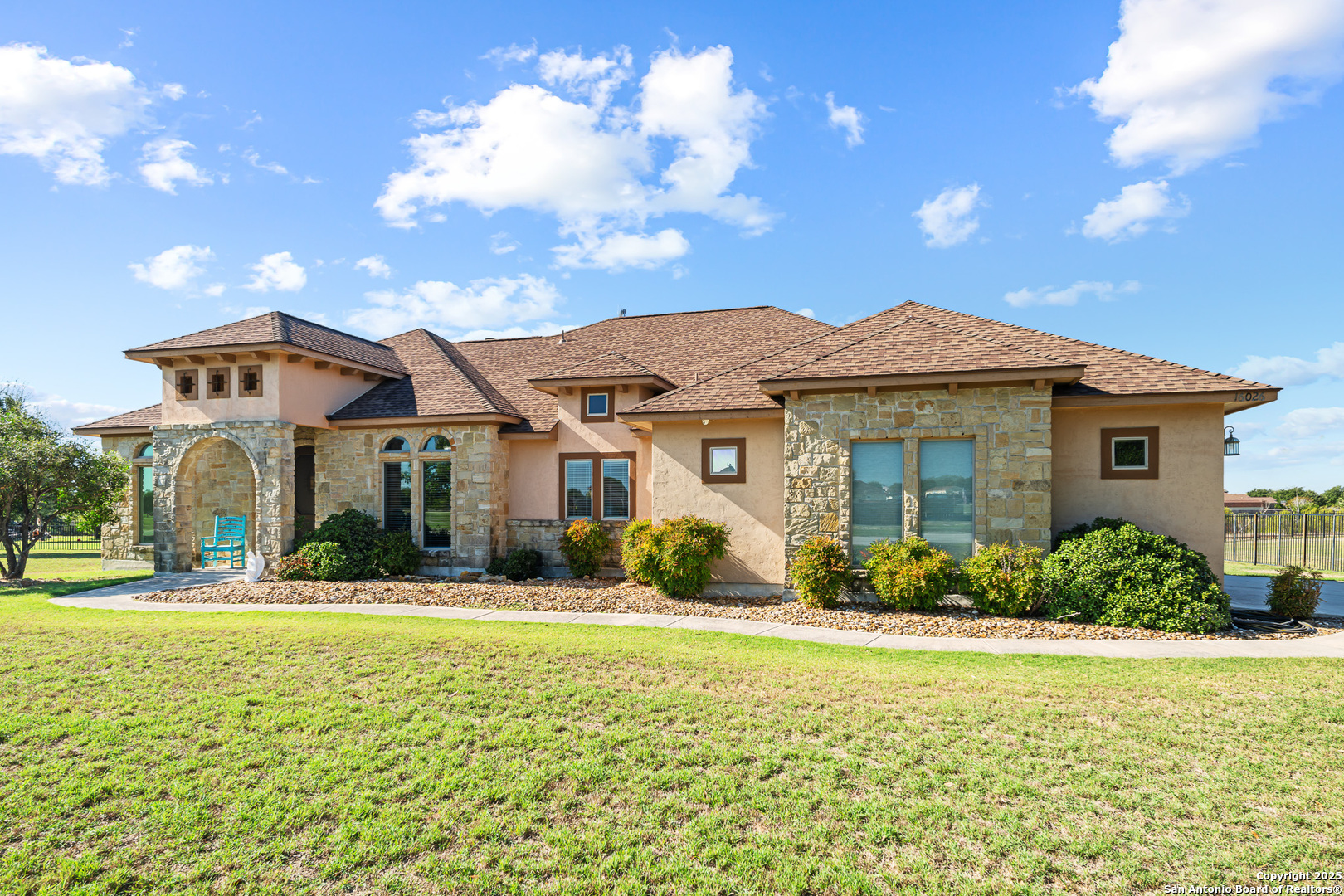 main property photo 12