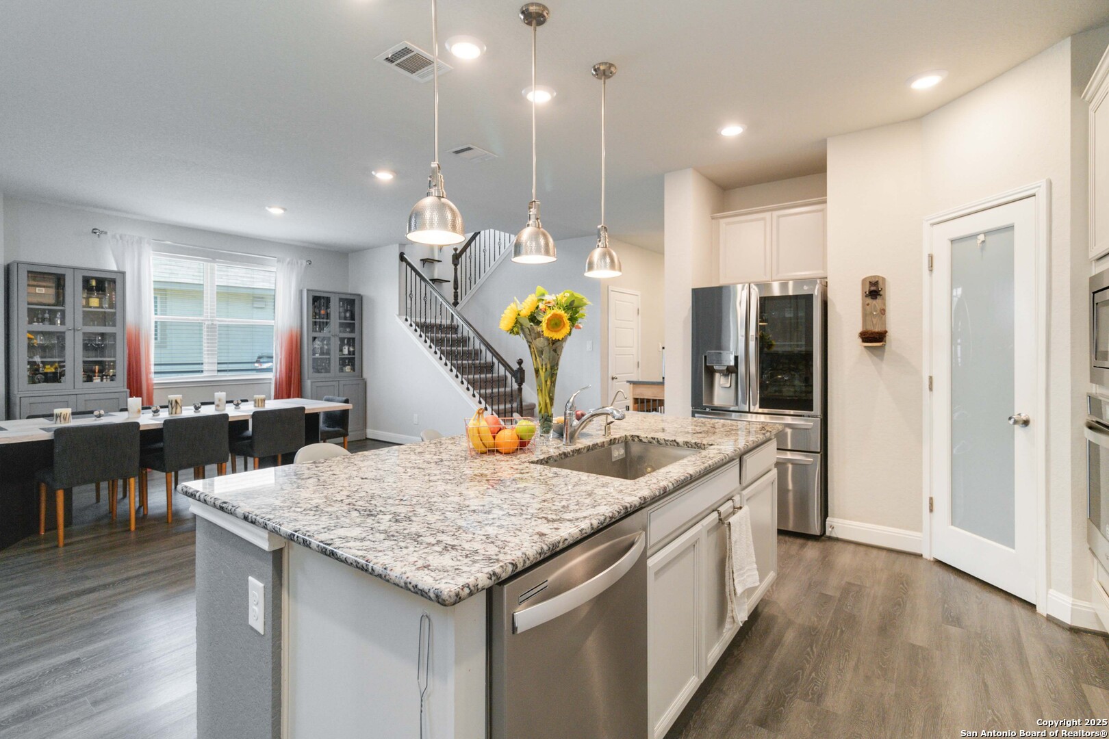 property viewer photo 12