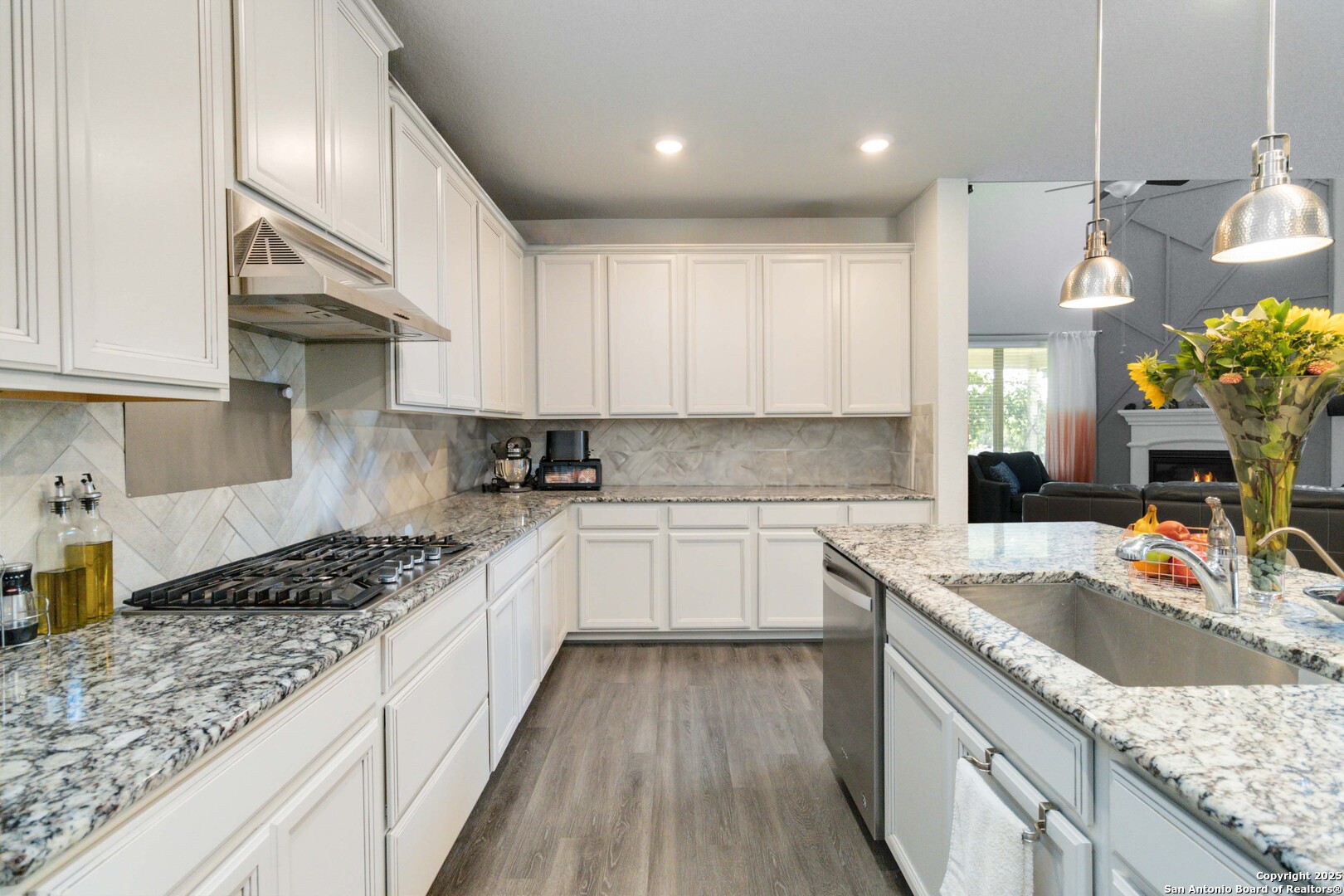 property viewer photo 15