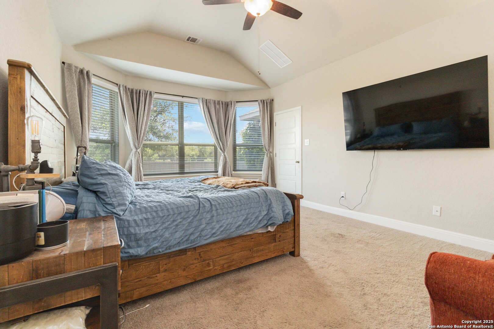 property viewer photo 18