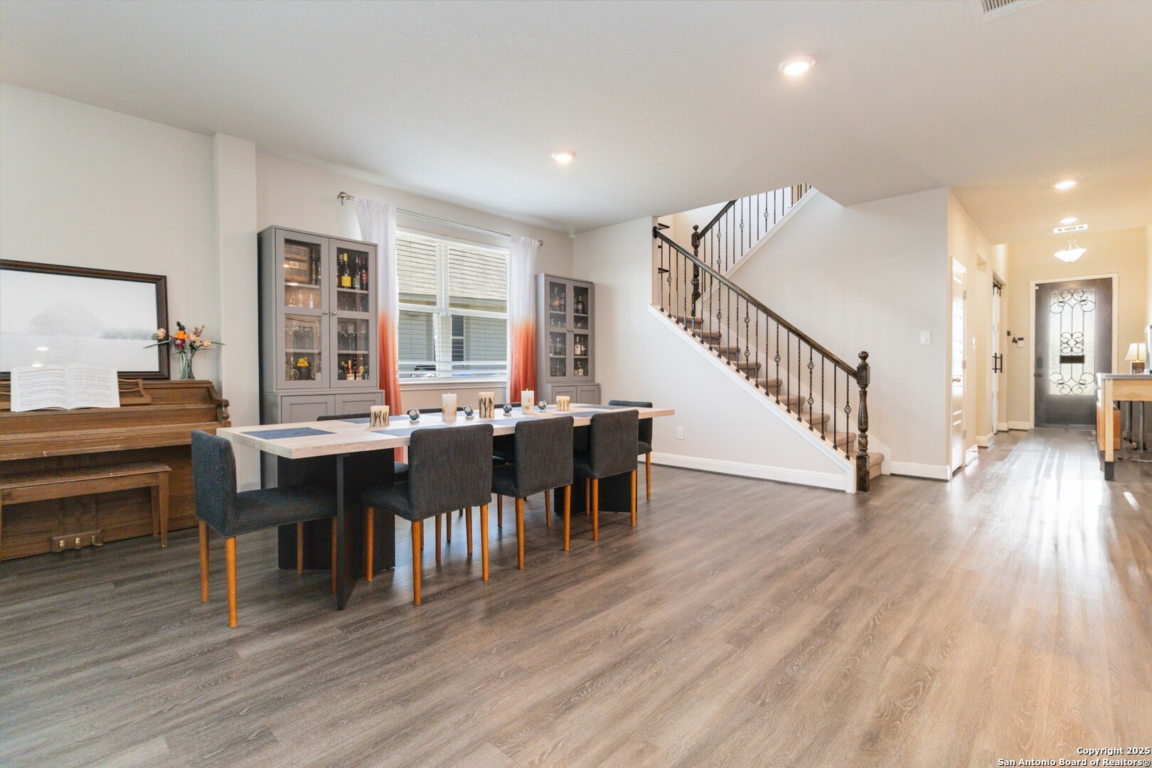 property viewer photo 3