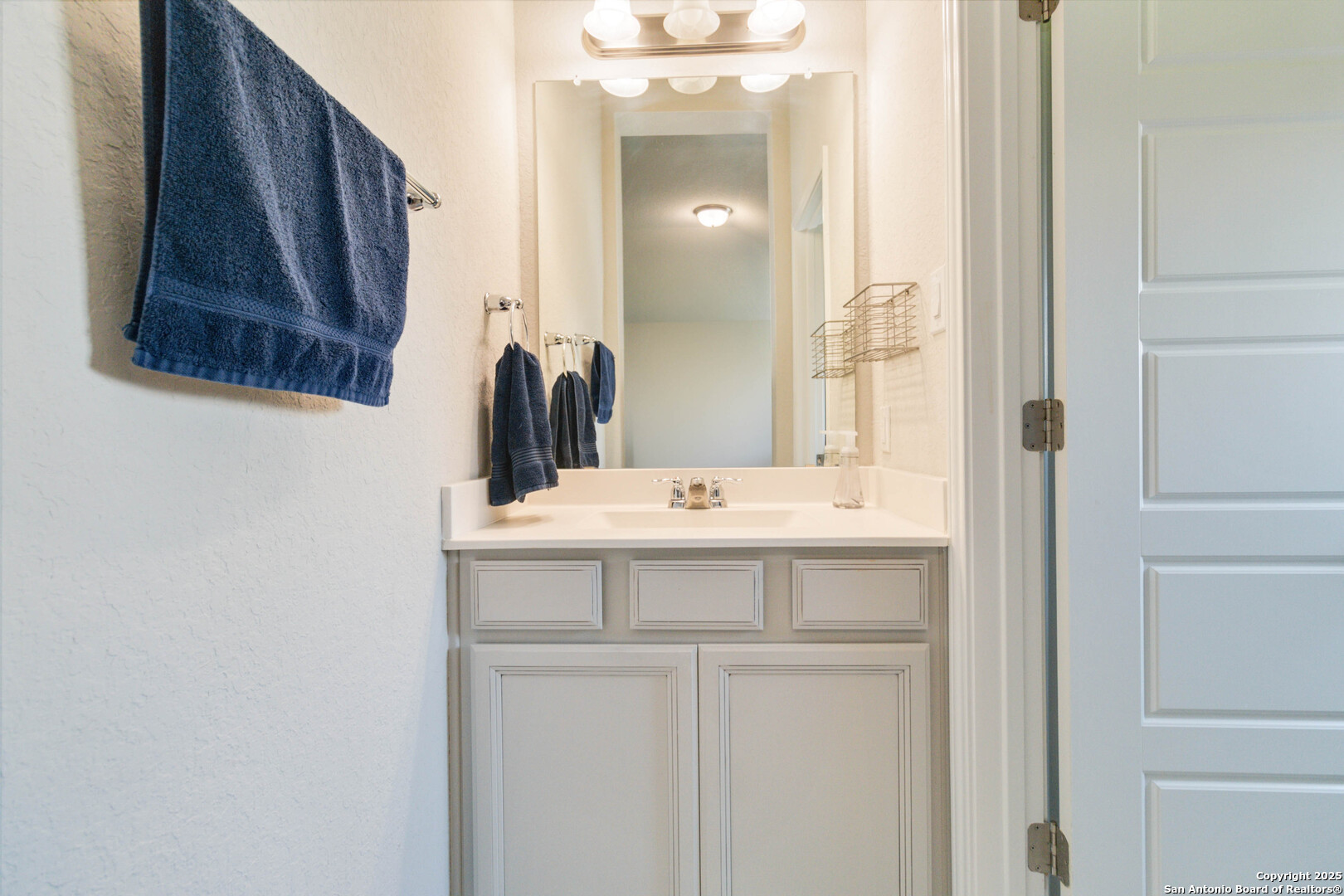 property viewer photo 35