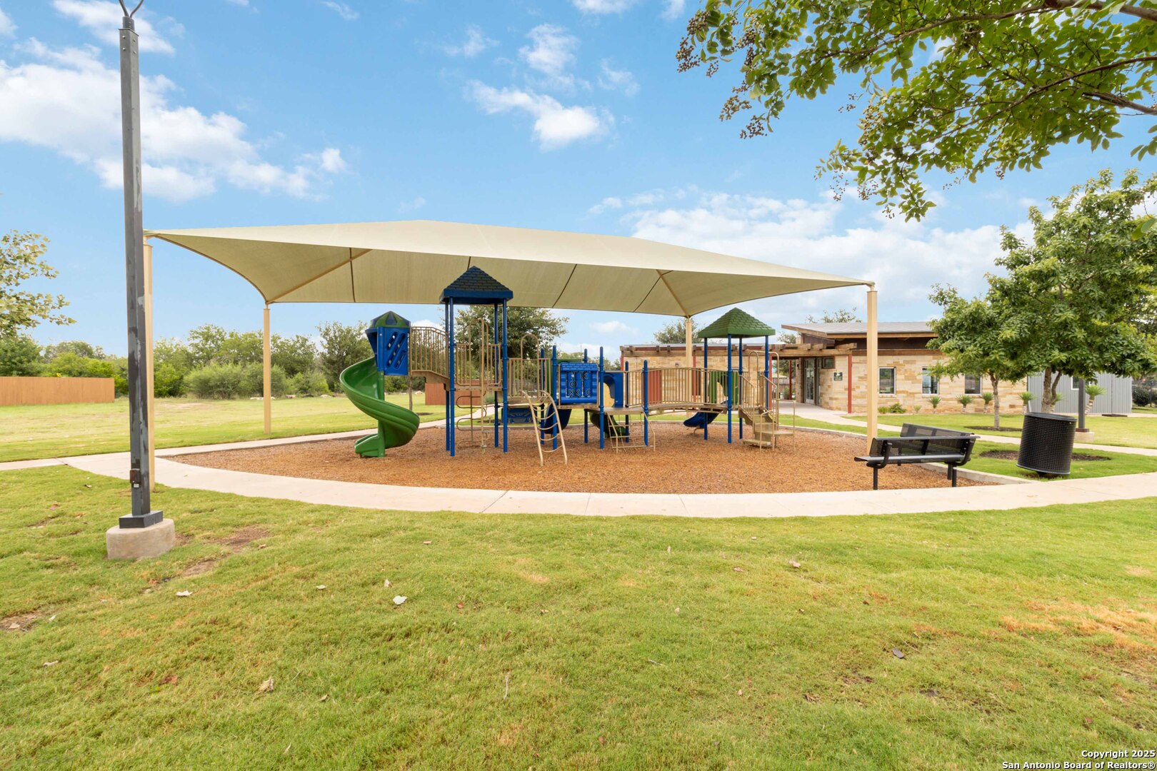 property viewer photo 45
