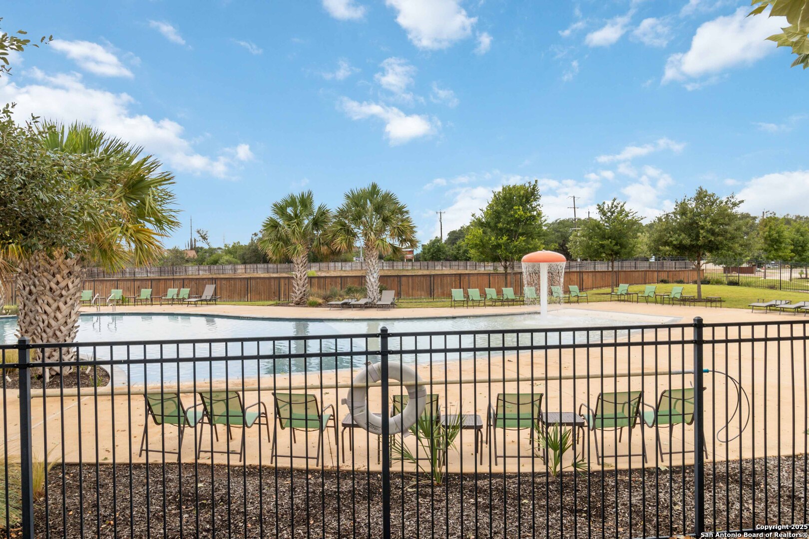 property viewer photo 47