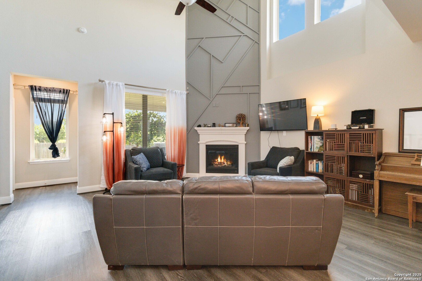 property viewer photo 7