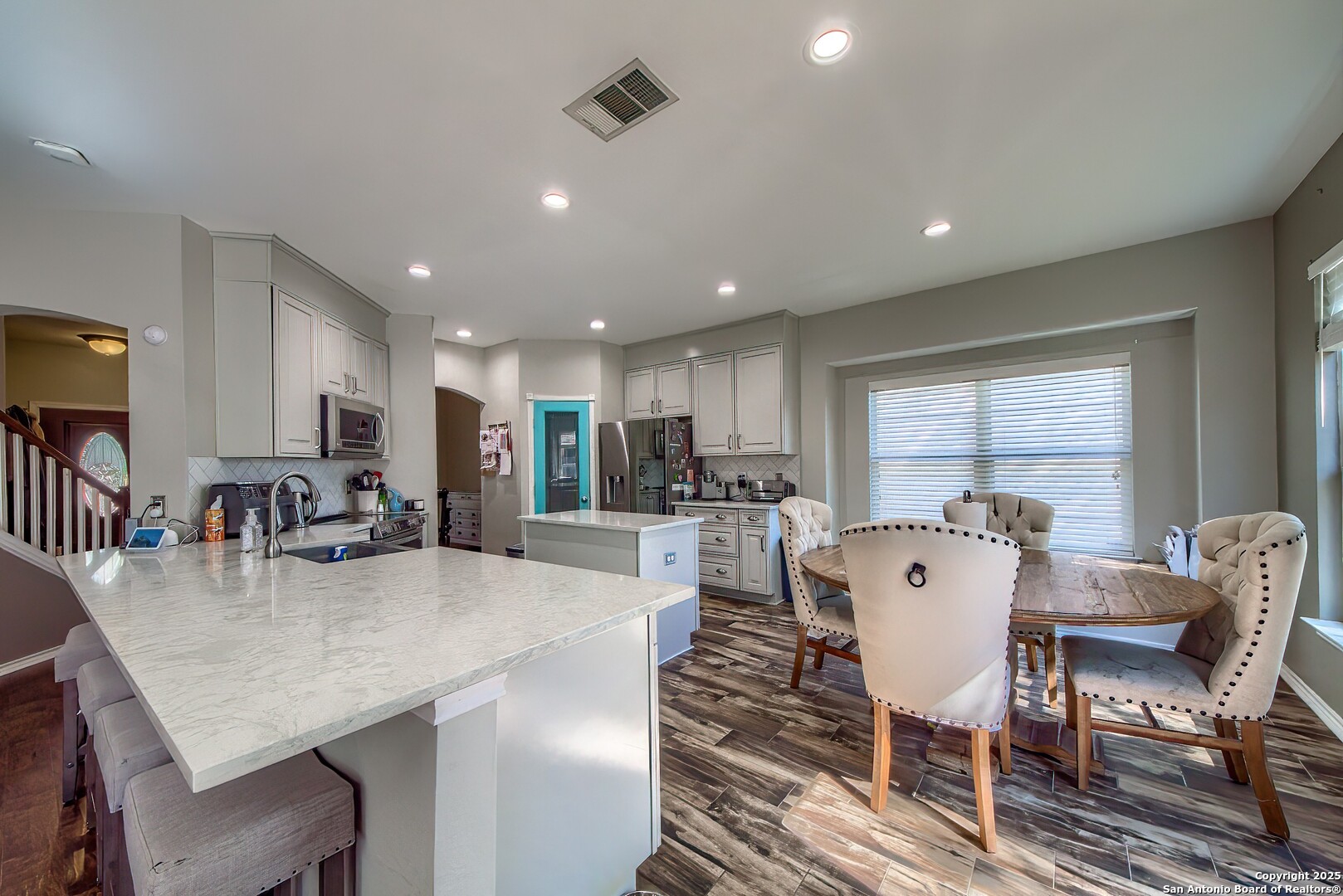 property viewer photo 10