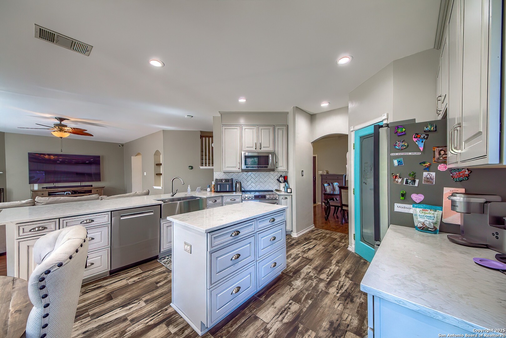 property viewer photo 2