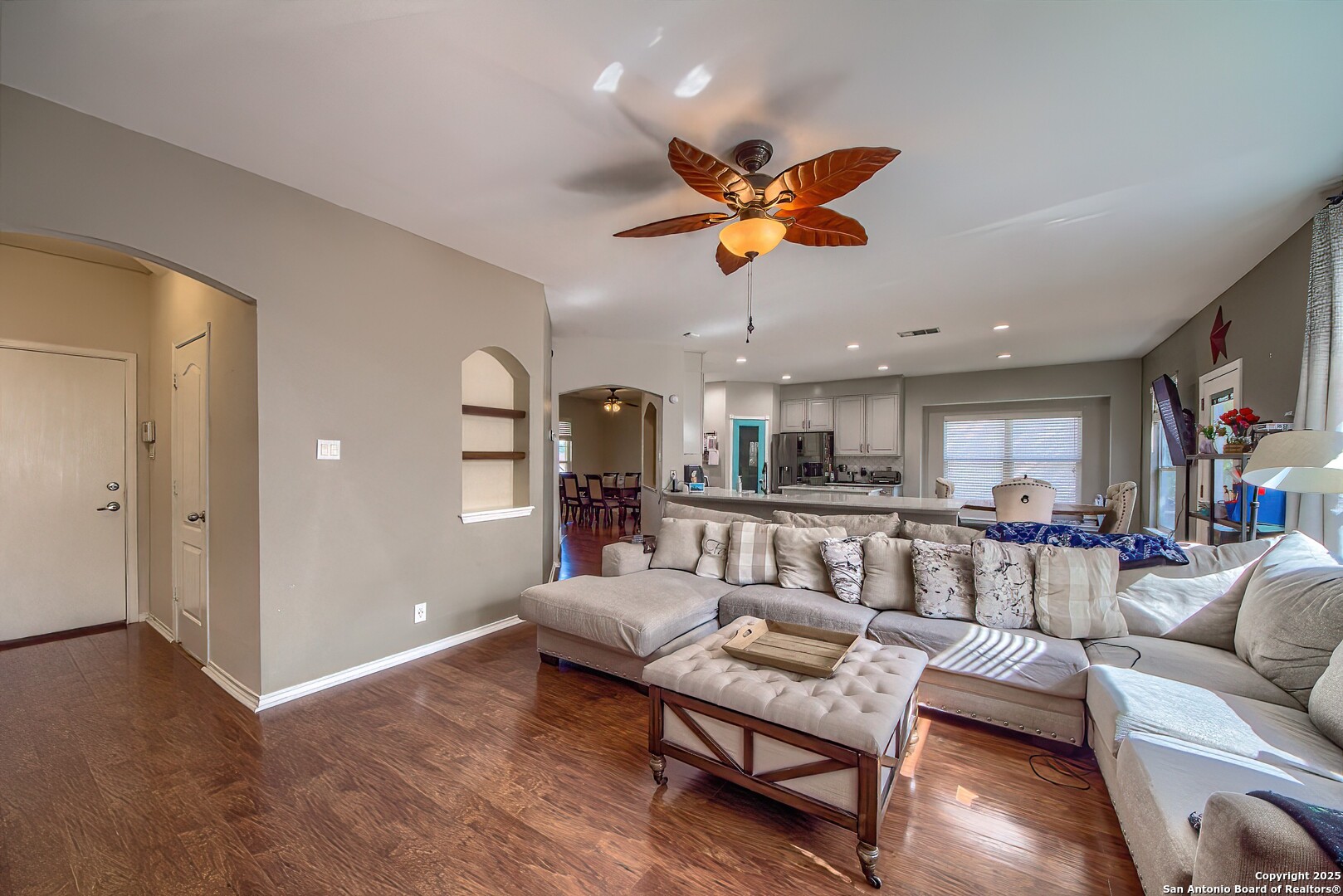 property viewer photo 4