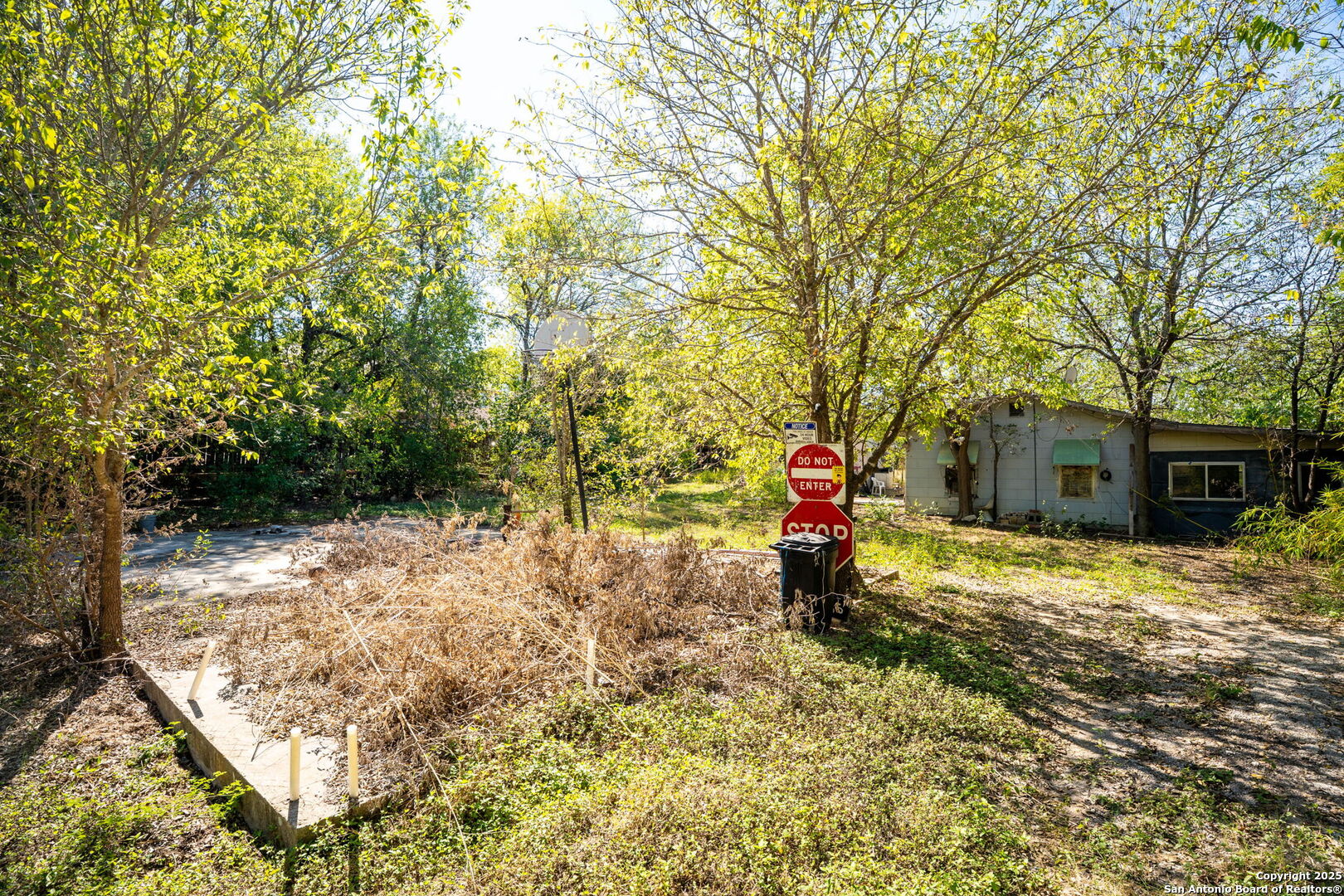 main property photo 10