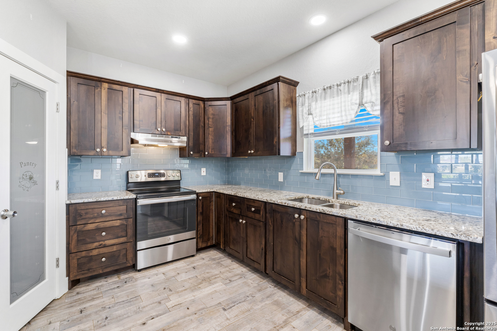 property viewer photo 1