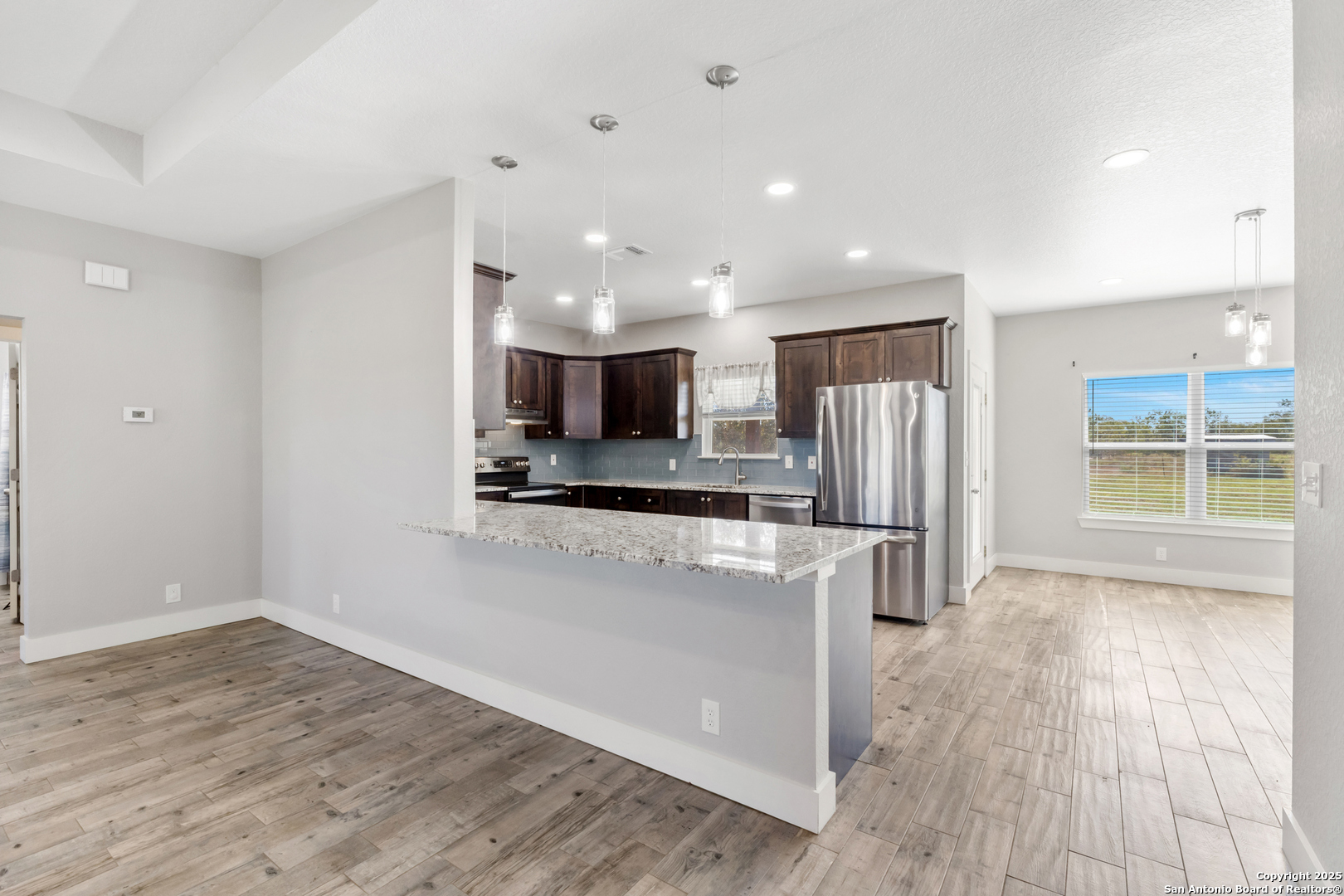 property viewer photo 10