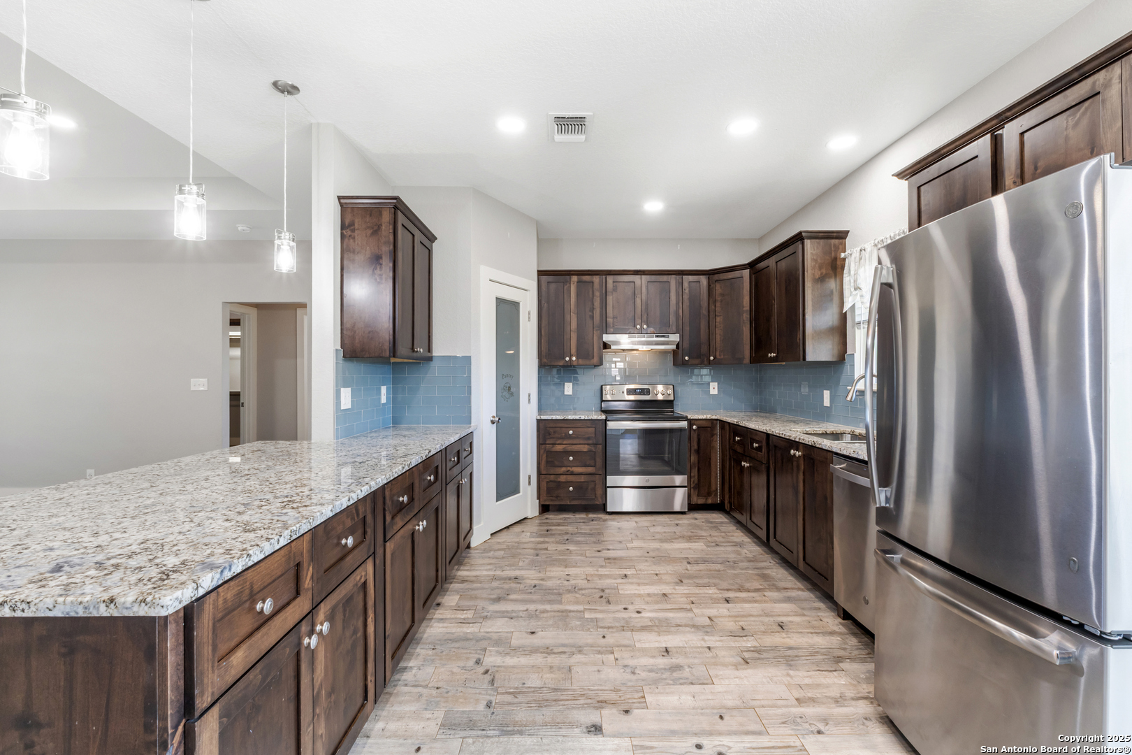 property viewer photo 12