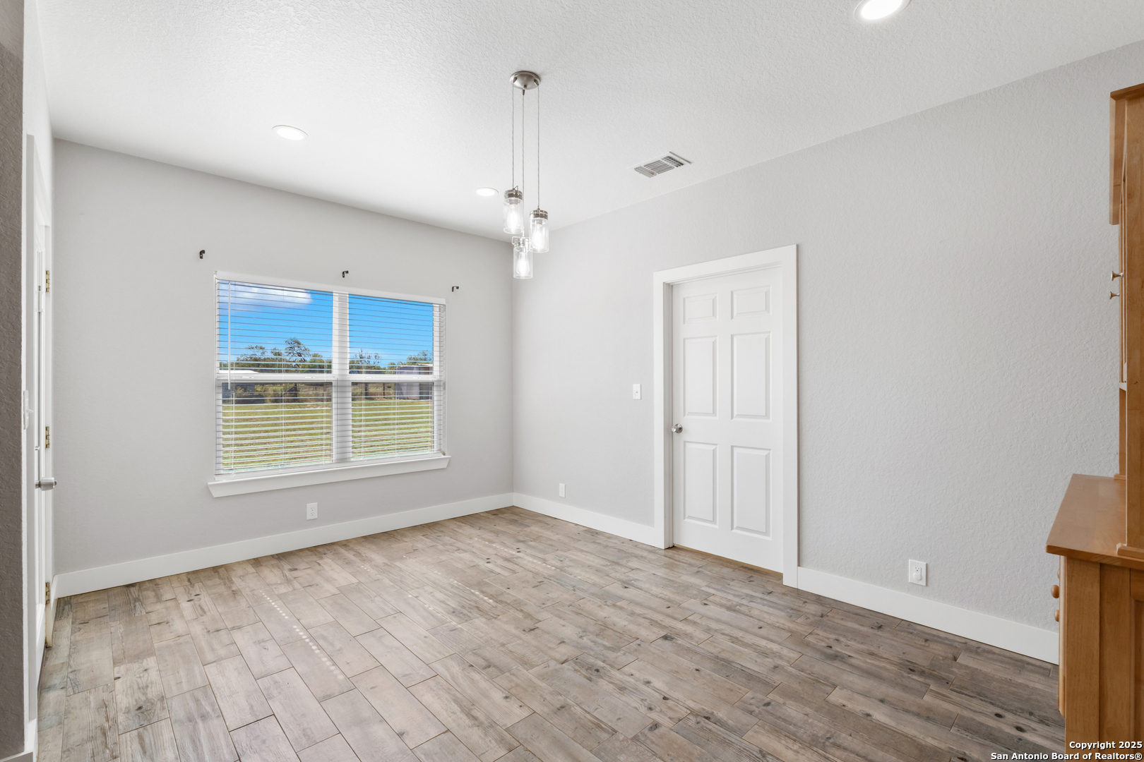 property viewer photo 13