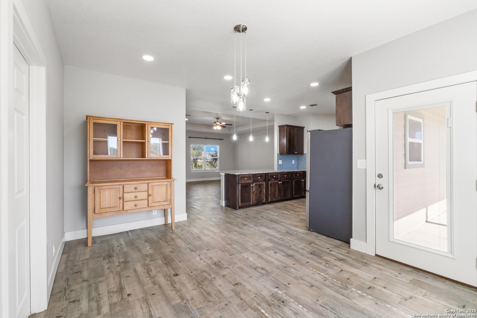 property viewer photo 14
