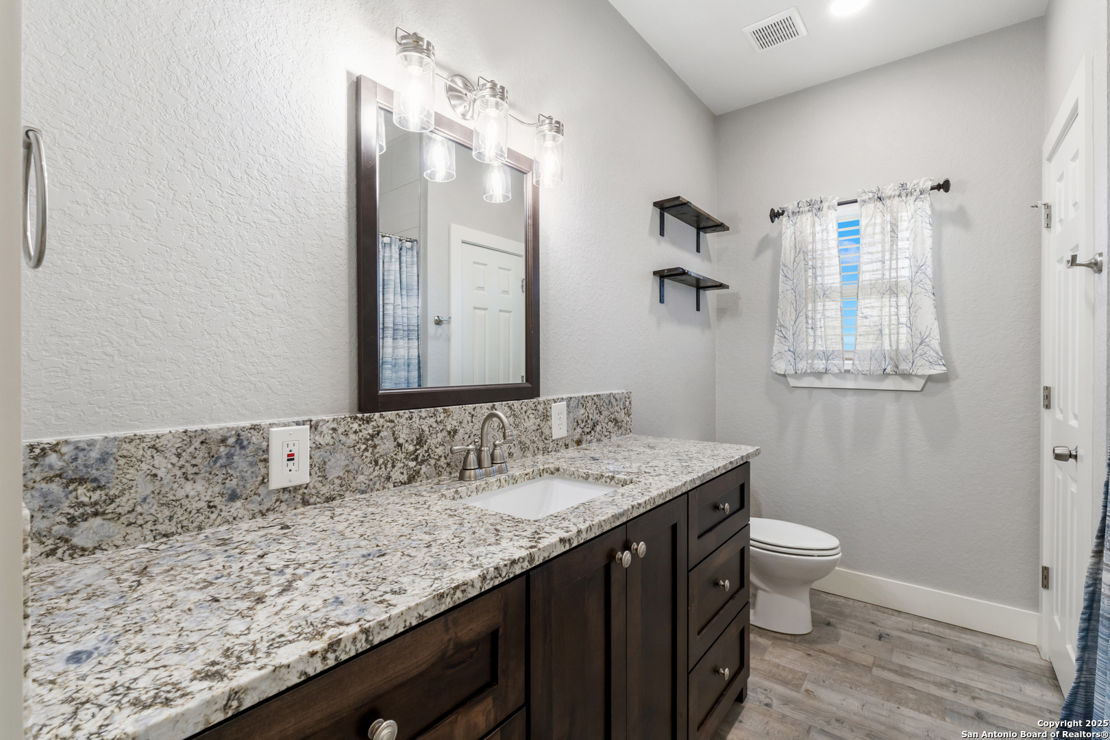 property viewer photo 17