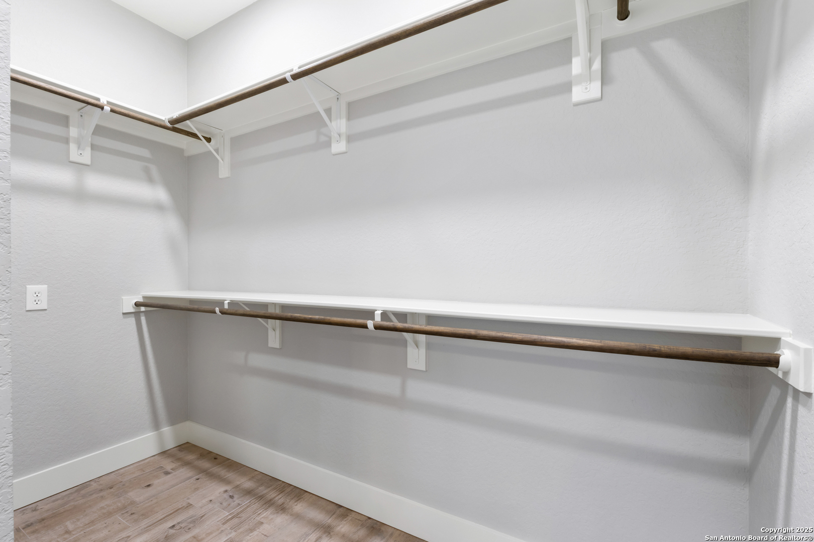 property viewer photo 21