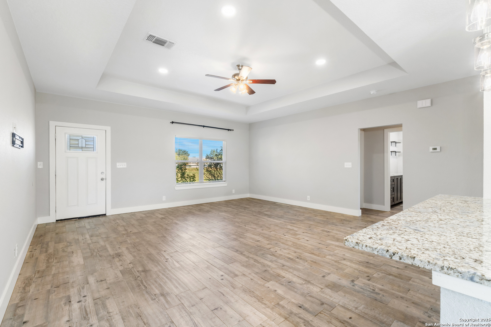 property viewer photo 9