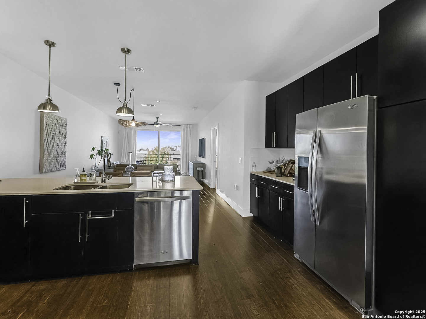 property viewer photo 3