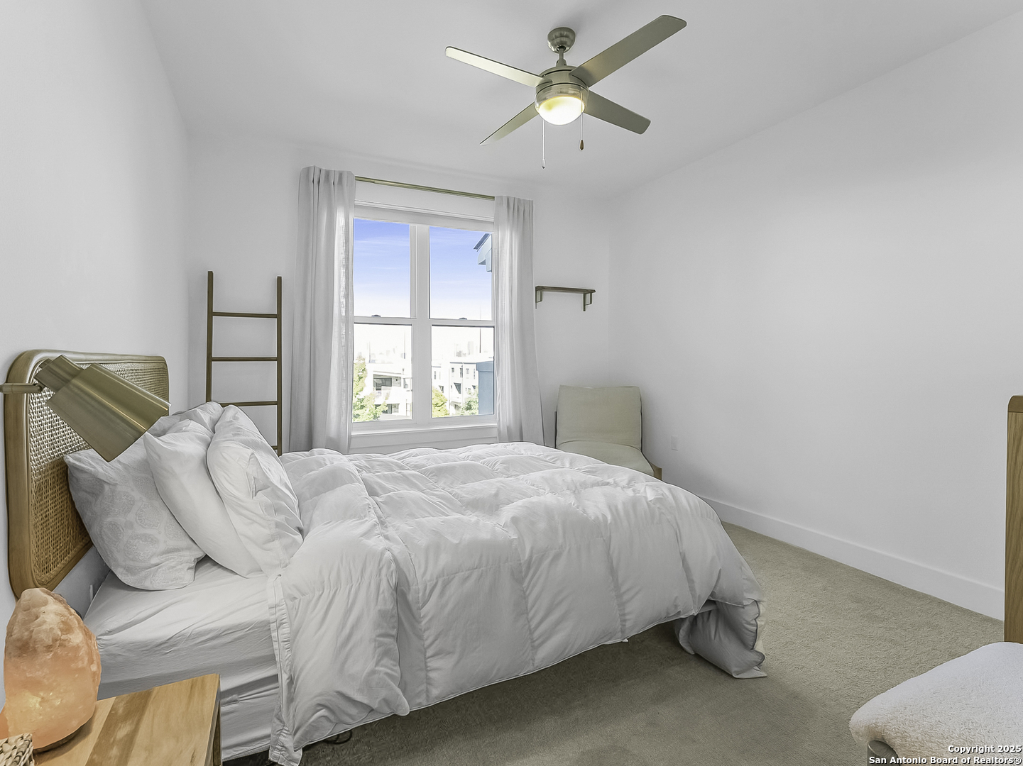 property viewer photo 6