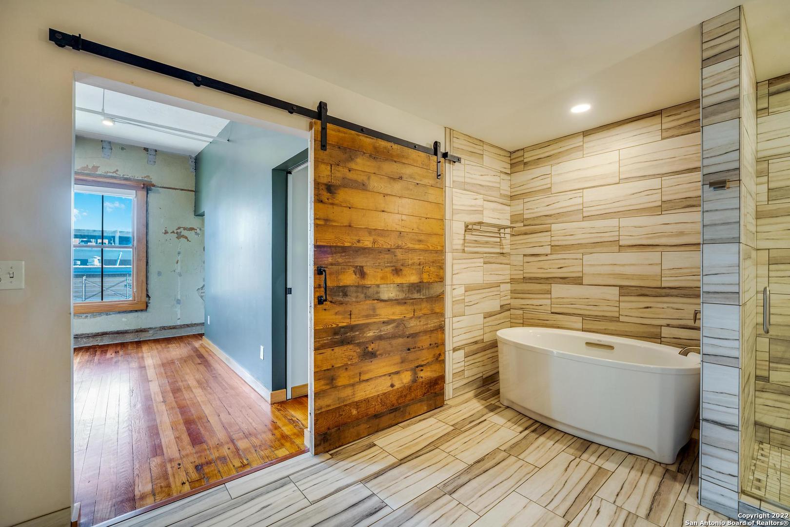 property viewer photo 23